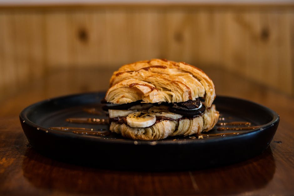 Chunky Monkey-ostesmørbrød med banan og sjokolade
