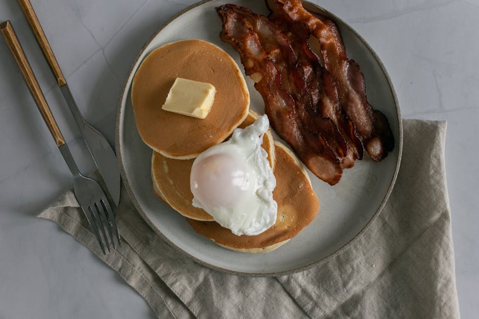 Potetpannekaker med geitost og posjerte egg