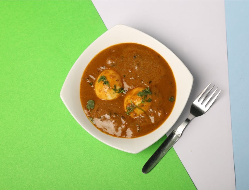 Indisk eggcurry med tomat og koriander