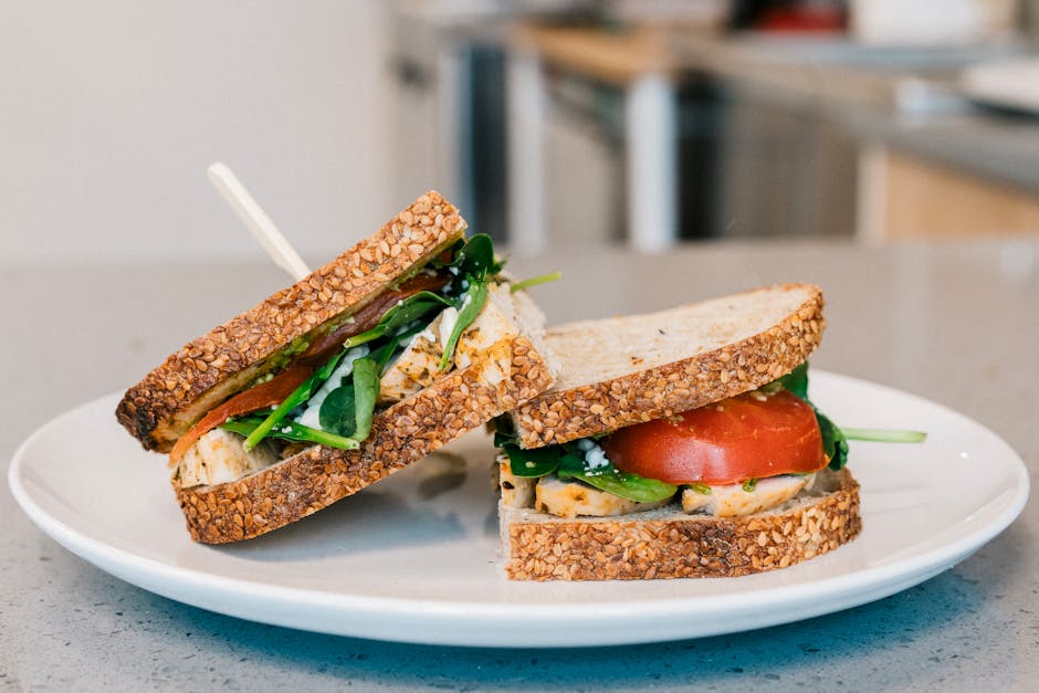 Kylling- og briesandwich med ovnsbakte tomater