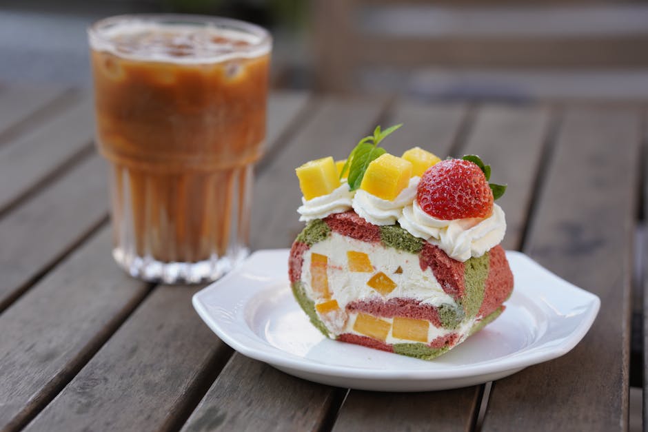 Frisk jordbærrullkake med smørkrem