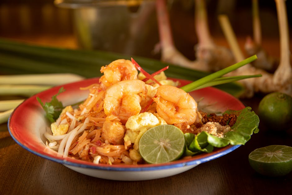 Sørøstasiatiske reker med Bibb-salat og urter