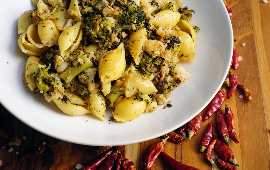 Pasta med ovnsbakt romanesco og sprø kapers