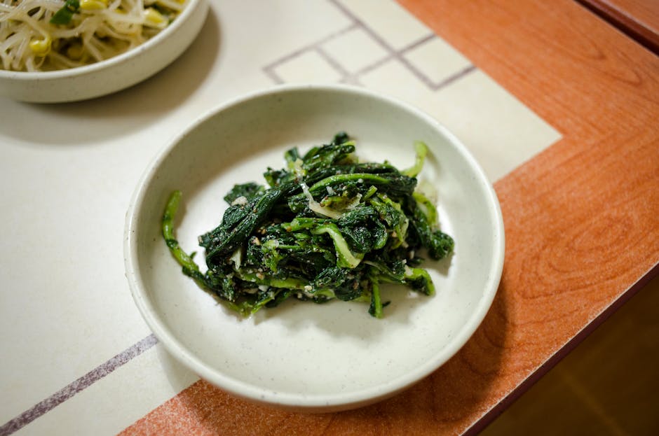 Siciliansk spinatsauté med rosiner og kapers