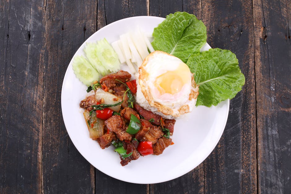 Stekt svinekjøtt med lange bønner og rød karripasta