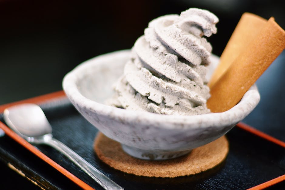 Villblomsthonning-semifreddo med honning- og sesamvafler