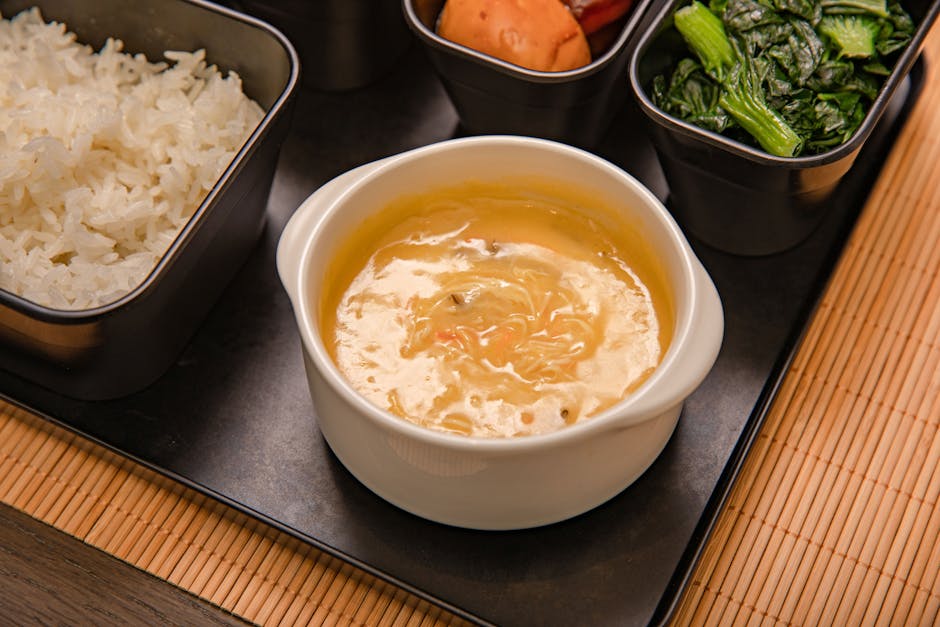 Kremet peanøttsuppe med ris og grønnsaker