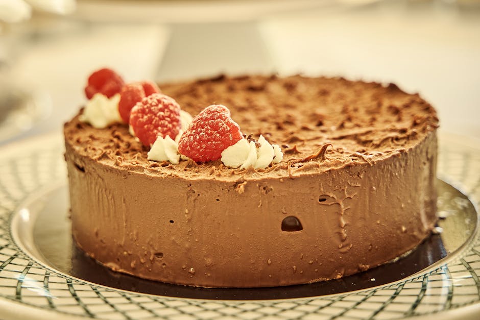 Sjokoladekake med sjokolade- og bringebærfrosting