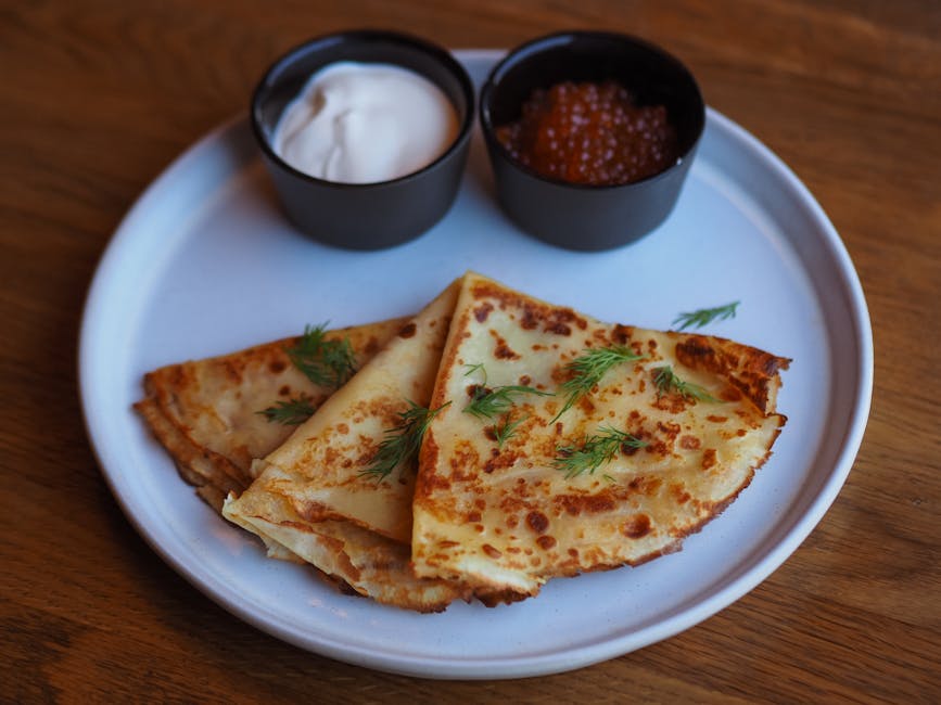 Quesadillas med rømme, rødløk og kaviar