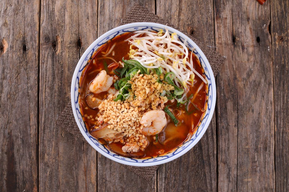 Krydret Sichuan-peanøttsaus med nudler