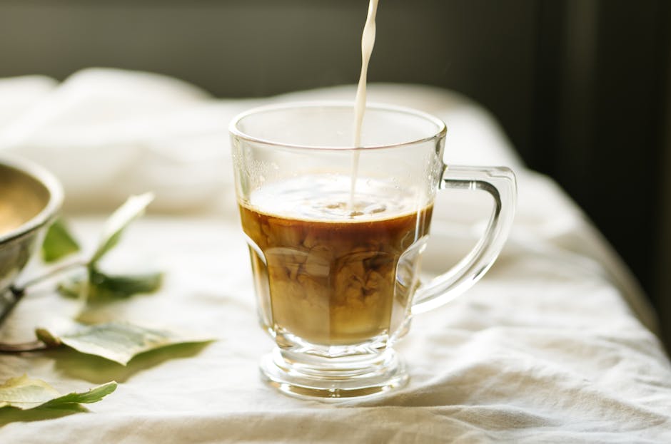 Varm melasse- og rompunch