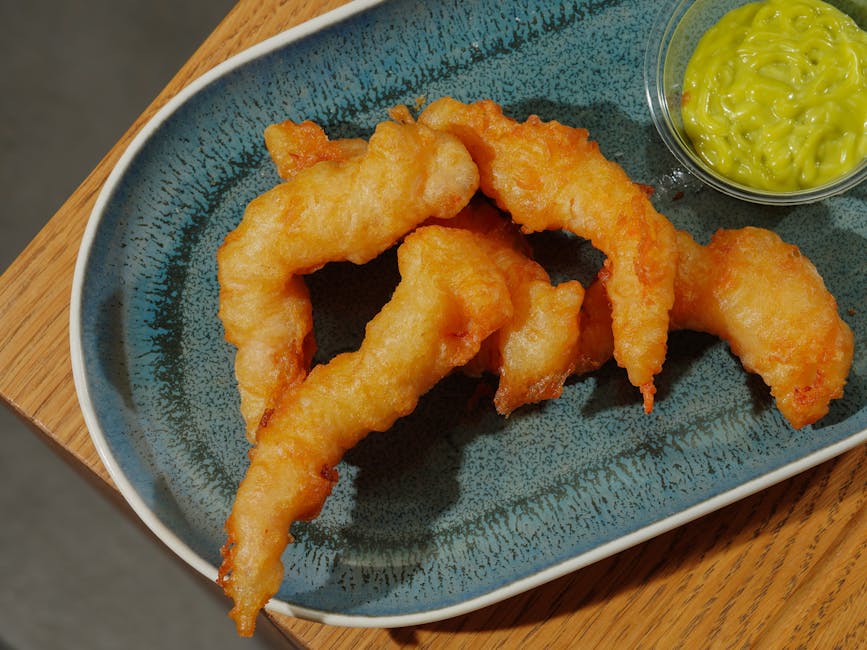 Sprø kokospanerte reker med ananas-aprikossalsa