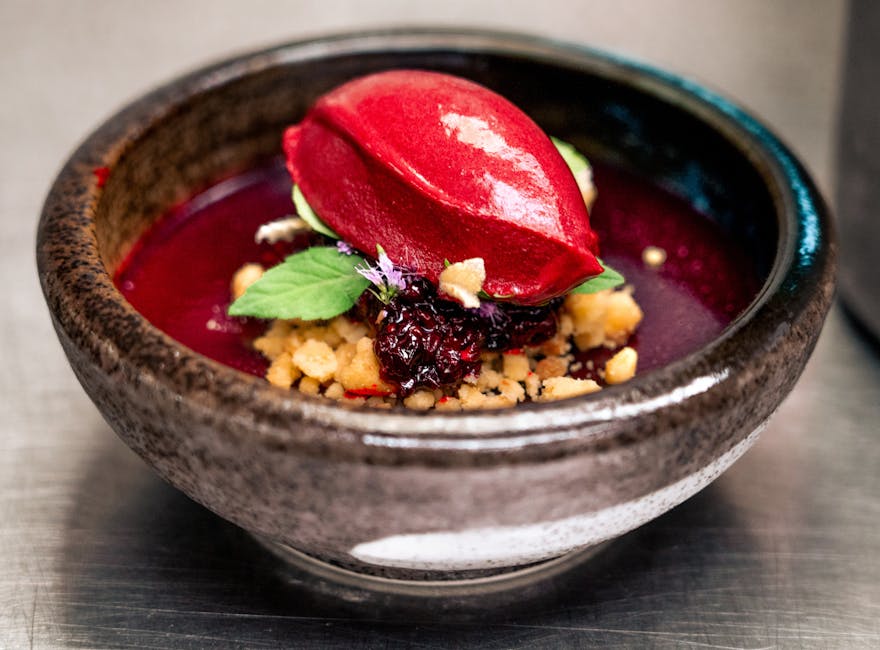 Frisk bjørnebærsorbet i vannmelon