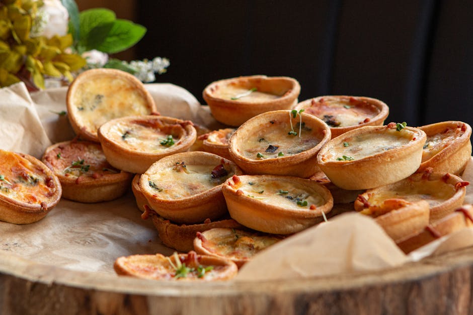 Mini-quiche i parmaskinkeformer