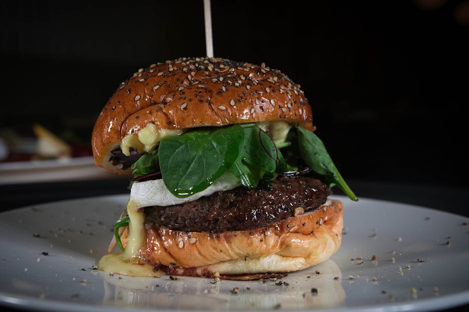 Burgere med mozzarella og spinat-ruccolapesto