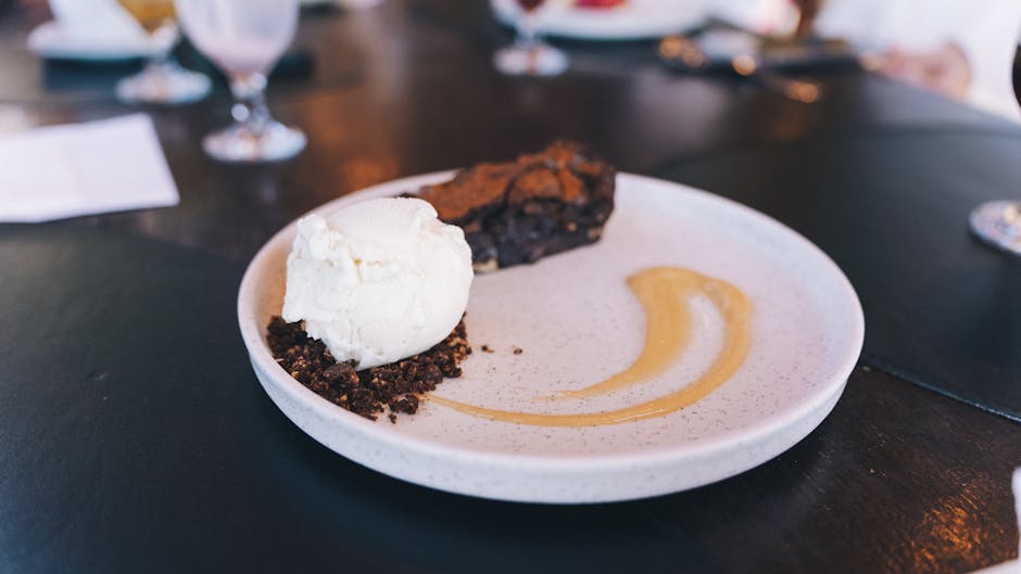 Dobbel sjokoladetærte med svart pepper-is