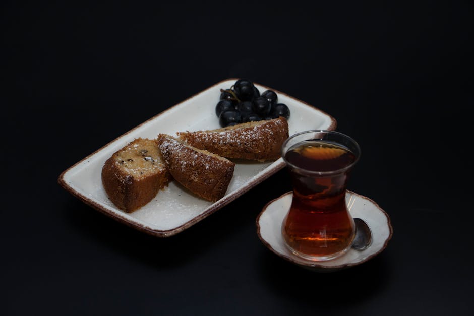 Tekake med svart sesam og pære