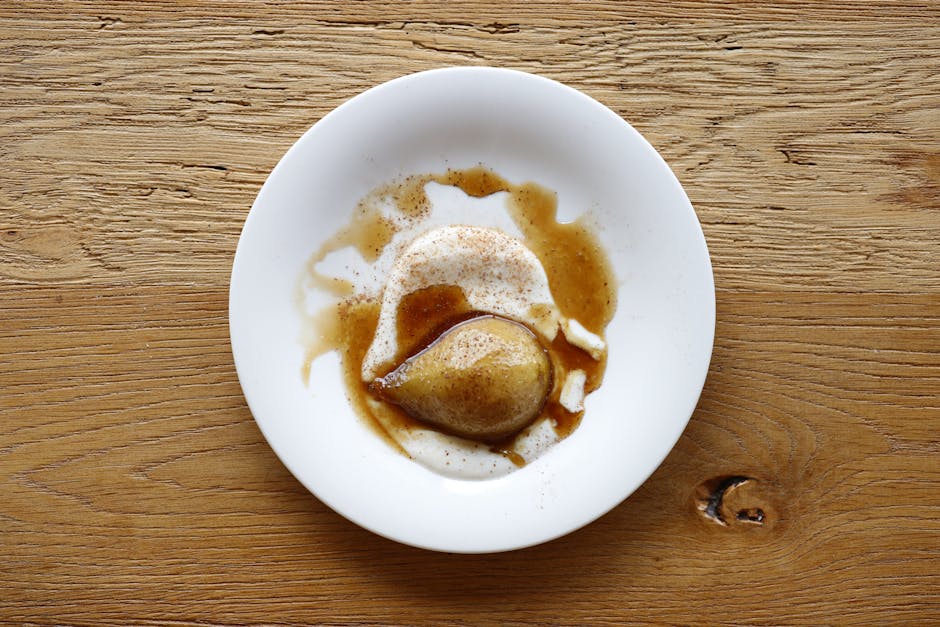 Krydrede pærer med appelsin og karamellsaus