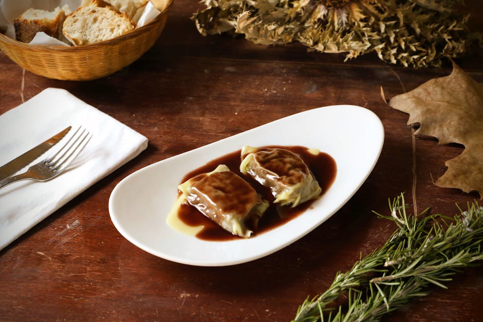 Holishkes (Fylte kålruletter med søt-syrlig saus)