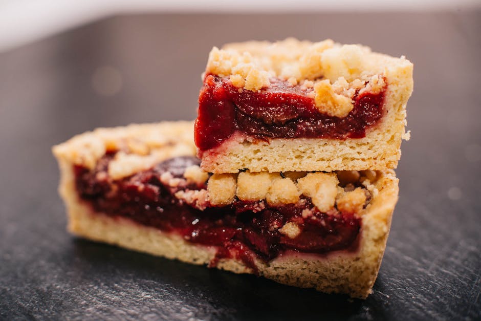 Surkirsebærcrumble med pisket ricotta