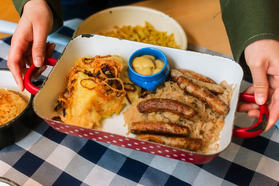 Grillet kielbasa med surkål og løk