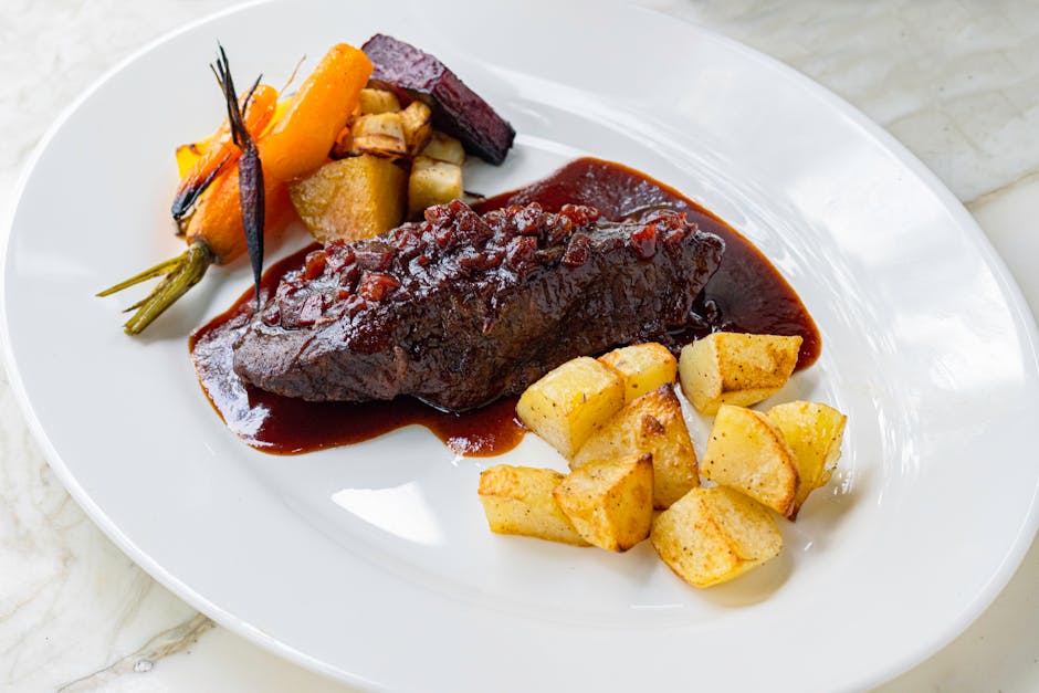 Rumpestek med rotgrønnsaker og saus