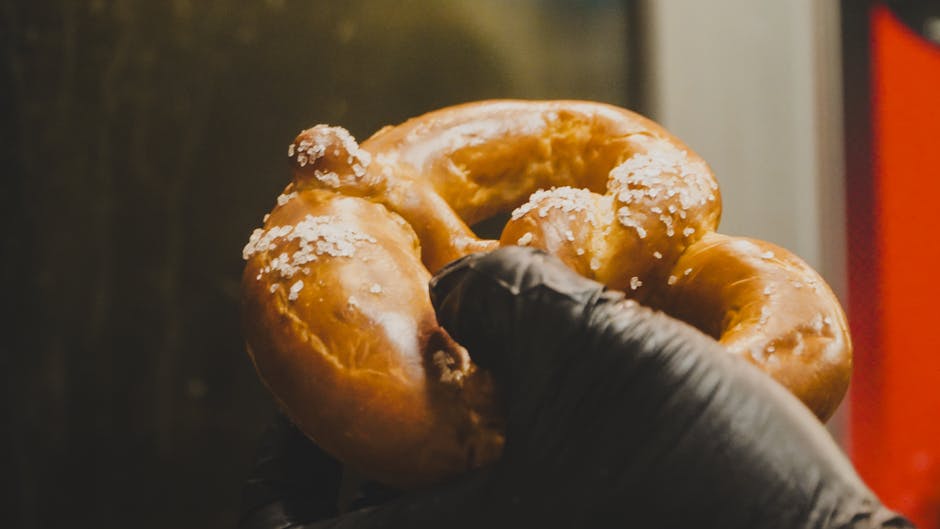Myke hjemmelagde pretzels med grovt salt