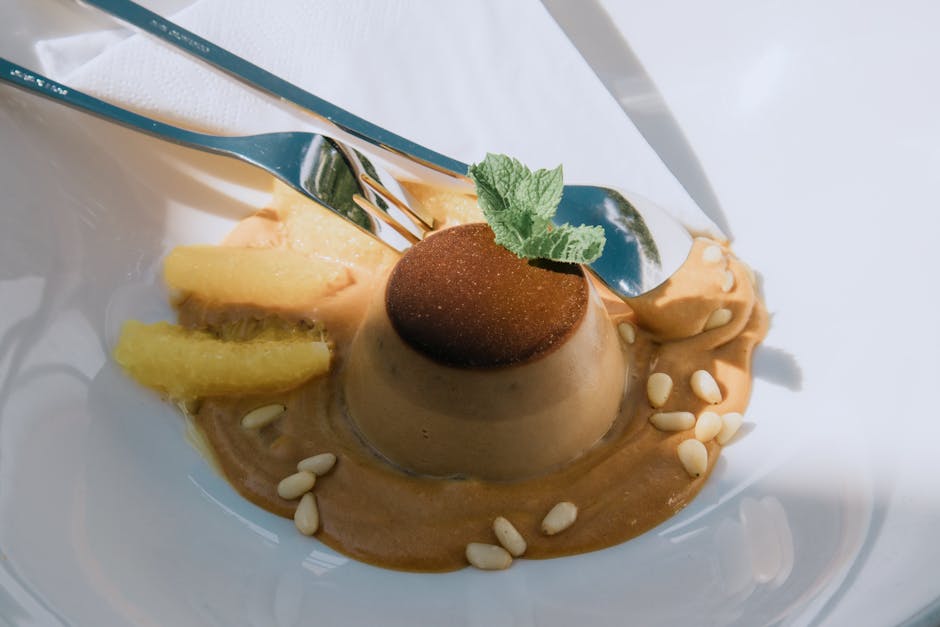 Sautert ananas med honning og pinjekjerner