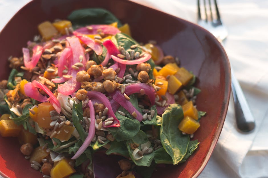 Høstsalat med butternøtt, quinoa og pekannøtter