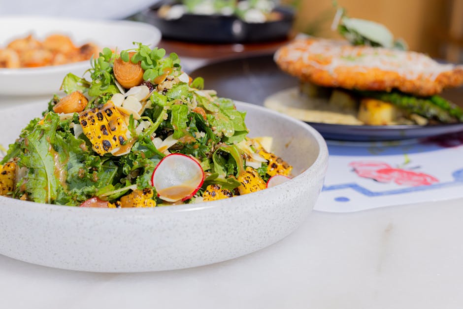 Grillet mais- og laksesalat med lime og chili