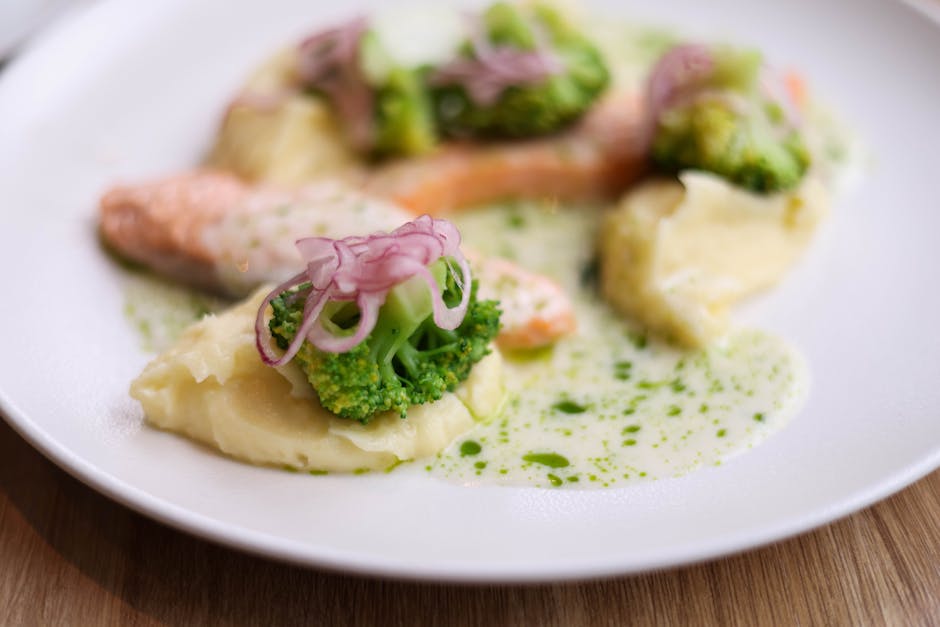 Laks- og rekespiraler med kremet brokkolisaus