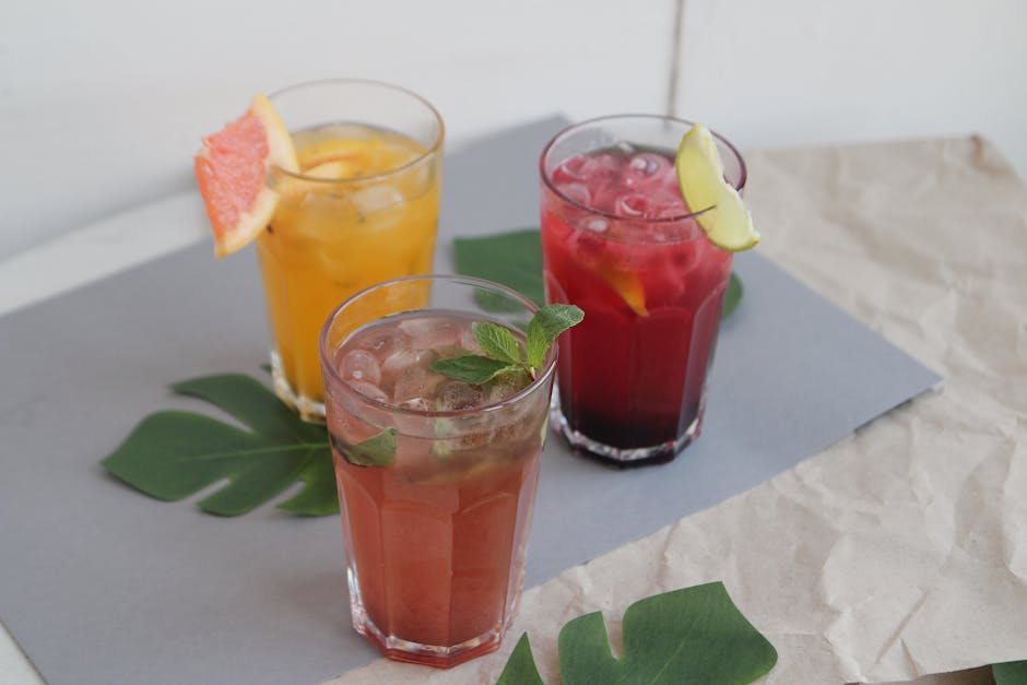 Forfriskende bær-, melon- og myntete på is