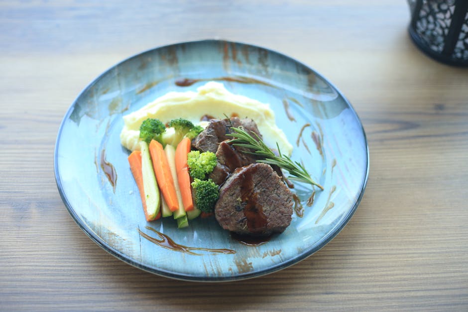 Smørstekte svinefiletmedaljonger med cajunkrydder og saus