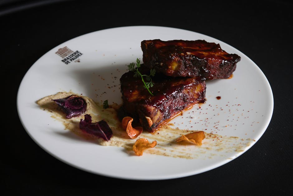 Saftige baby back ribs med barbecuesaus