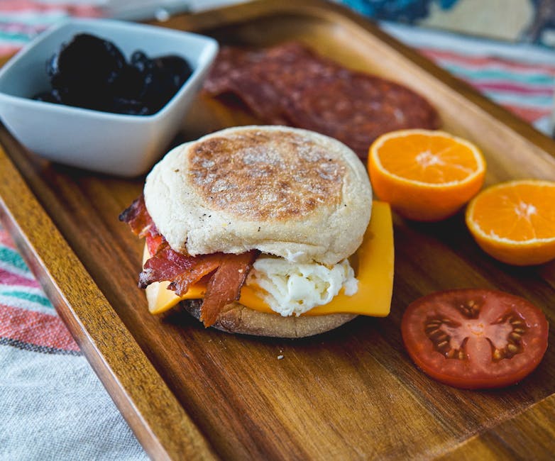 Saftige egg- og ostemuffins med bacon