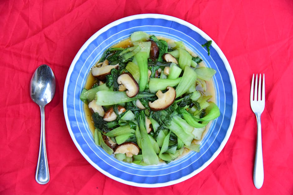 Bok choy med sprøstekt bacon og hvitløk