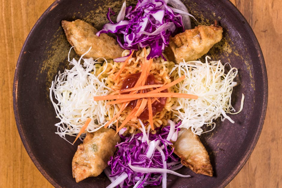 Pappas asiatiske kålsalat med ramen-nudler