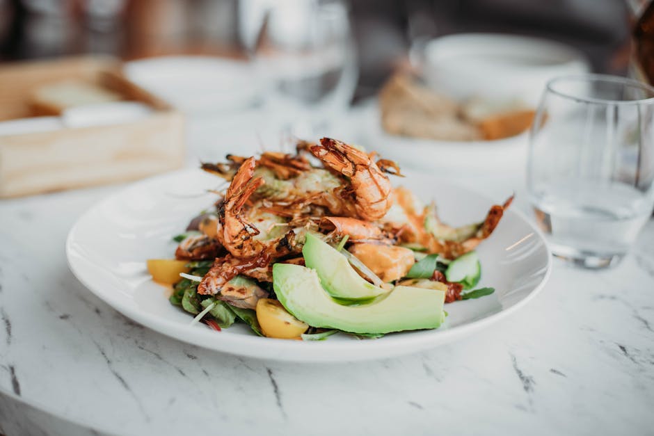 Fiskefylte avokadoer med reker og krabbe