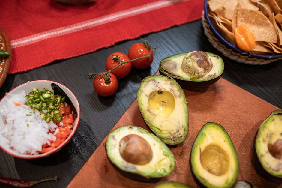 Frisk salsa med avokado og svartøyebønner