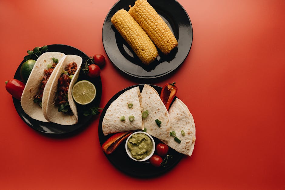 Enkle ostetortillas med mais og tomat