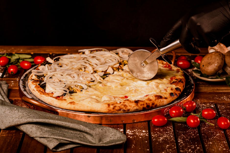 Hvit pizza med karamellisert løk og kremost