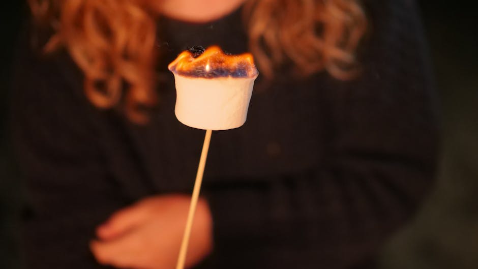 Karamell- og marshmallowspyd over bål