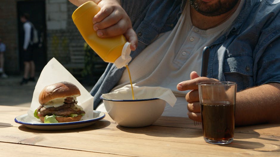Hemmelig burgerdressing med dill og hvitløk