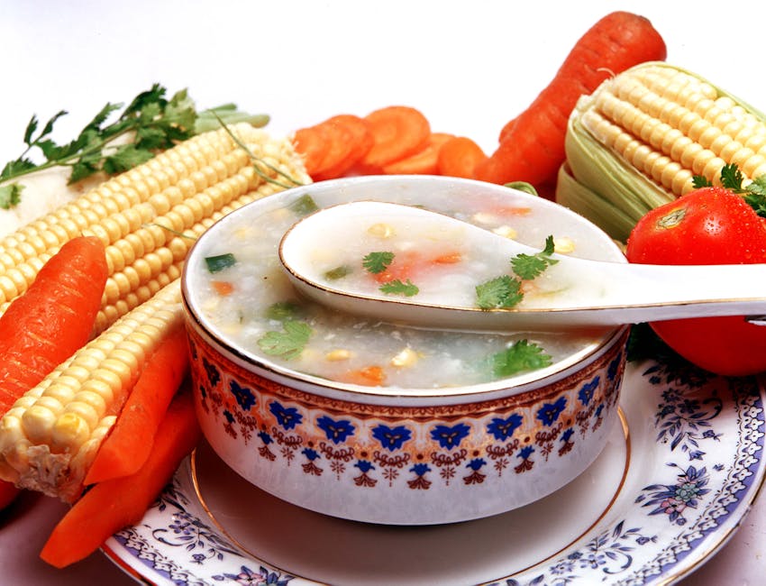 Kald kokos- og maissuppe med lime og koriander