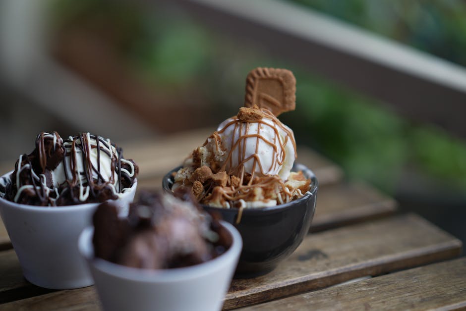 Profiteroles med vaniljekrem og karamellsaus