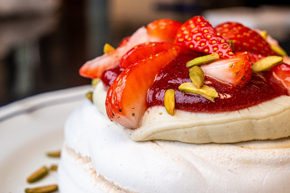 Pistasjkrisp med mascarpone og druekompott