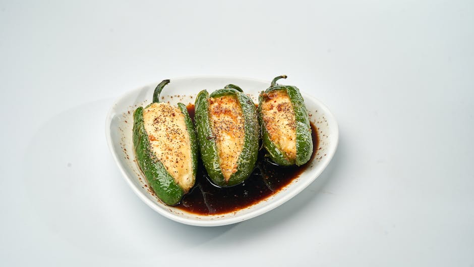 Ovnsbakte poblano-pepper fylt med ost og reker