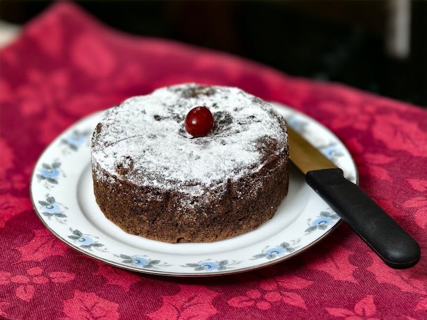 Små sjokolade- og kirsebærkaker