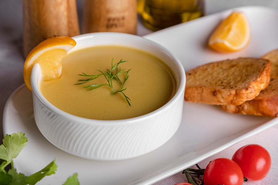 Fløyelsmyk sitronkyllingsuppe