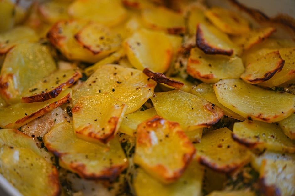 Røde Hasselback-poteter med hvitløk